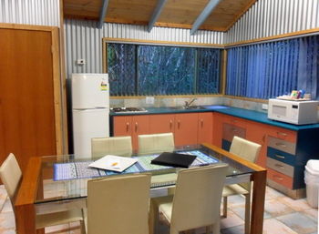 Treetops Accommodation Montville - Whitsundays Accommodation 82