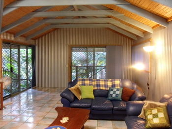 Treetops Accommodation Montville - Whitsundays Accommodation 85