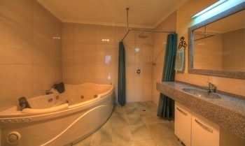 Maleny Tropical Retreat Balinese B&b - Whitsundays Accommodation 68