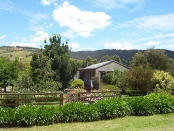 Yarraglen BnB - Whitsundays Accommodation 0