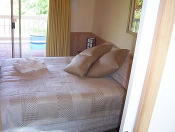 Yarraglen BnB - Whitsundays Accommodation 1