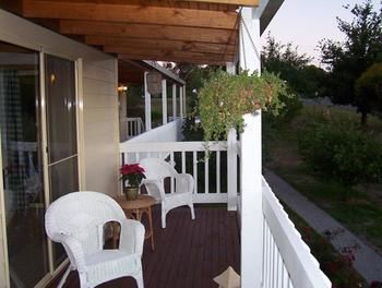 Yarraglen BnB - Whitsundays Accommodation 3