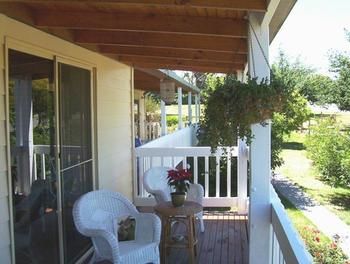 Yarraglen BnB - Whitsundays Accommodation 7