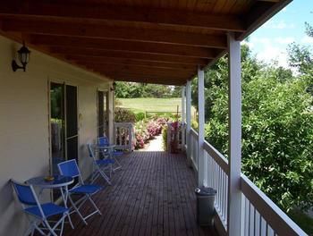 Yarraglen BnB - Whitsundays Accommodation 13