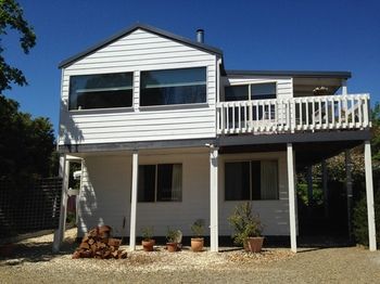 Yarraglen BnB - Whitsundays Accommodation 24
