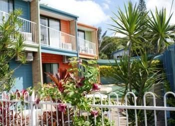 Coolum Budget Accommodation - Whitsundays Accommodation 0