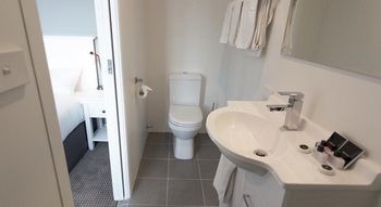 CH On Peel Boutique Hotel - Whitsundays Accommodation 0