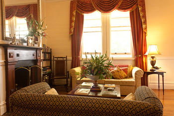 Maleny Lodge - Whitsundays Accommodation 3