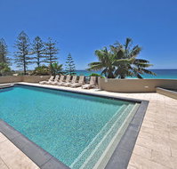 Clubb Coolum Beach Resort