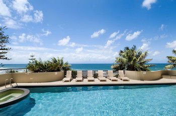 Clubb Coolum Beach Resort - Whitsundays Accommodation 2