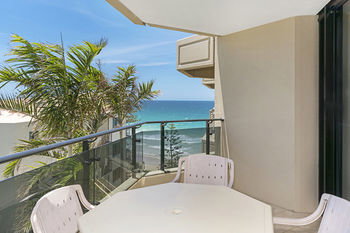 Clubb Coolum Beach Resort - Whitsundays Accommodation 17