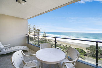 Clubb Coolum Beach Resort - Whitsundays Accommodation 19