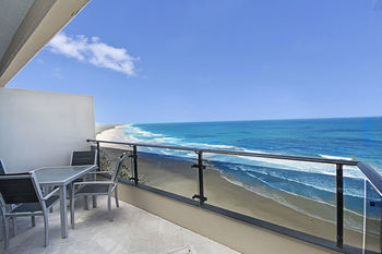 Clubb Coolum Beach Resort - Whitsundays Accommodation 20