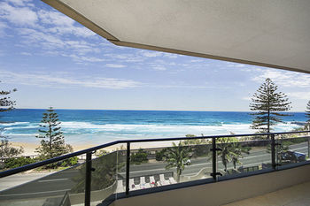 Clubb Coolum Beach Resort - Whitsundays Accommodation 24