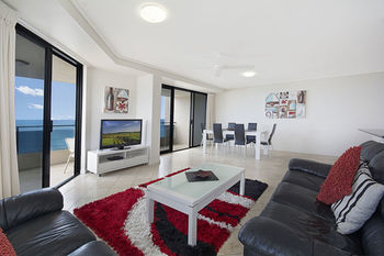 Clubb Coolum Beach Resort - Whitsundays Accommodation 32