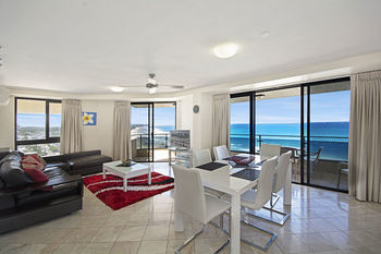 Clubb Coolum Beach Resort - Whitsundays Accommodation 48