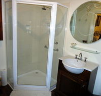 Stones Throw Cottage Bed amp Breakfast - Whitsundays Accommodation