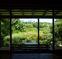 Bellthorpe Stays - Whitsundays Accommodation