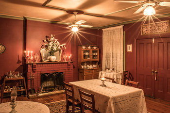 Segenhoe Inn Historic Bed & Breakfast - Whitsundays Accommodation 0