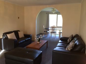 Australian Home Away At East Doncaster - Whitsundays Accommodation 17