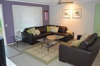 Pebbles At Mudjimba Beach - Whitsundays Accommodation 14