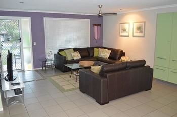 Pebbles At Mudjimba Beach - Whitsundays Accommodation 15
