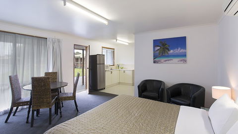 BEST WESTERN Colonial Village Motel - Whitsundays Accommodation 4