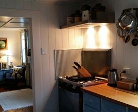 Cascade Cottage - Whitsundays Accommodation 1