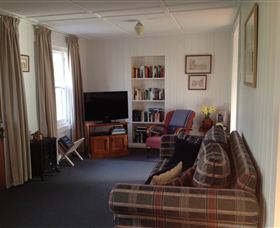 Cascade Cottage - Whitsundays Accommodation 0