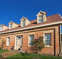 Racecourse Inn - The - Whitsundays Accommodation