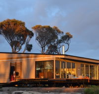 Sawyers Bay Shacks - Whitsundays Accommodation