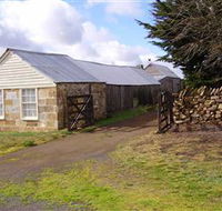 Lakeview Cottage - Whitsundays Accommodation