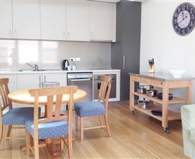 Flynns On Bathurst - Whitsundays Accommodation 1