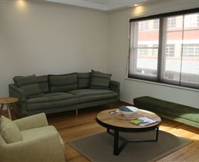 Flynns On Bathurst - Whitsundays Accommodation 3