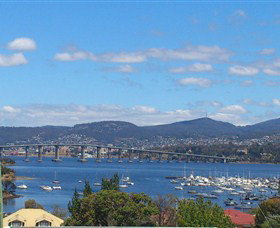 Ashwood Apartments - Lindisfarne - Whitsundays Accommodation 0