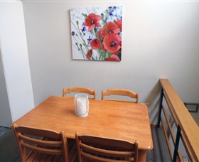 Ashwood Apartments - Lindisfarne - Whitsundays Accommodation 4