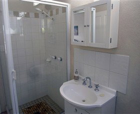 Ashwood Apartments - Lindisfarne - Whitsundays Accommodation 5