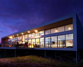 Sunset Bay Escape - Whitsundays Accommodation 0