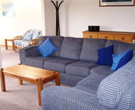 Hazards House - Whitsundays Accommodation 1