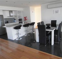 Tuckers Rocks Cottage - Whitsundays Accommodation