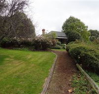 Camellia Cottage On Maple Hill - Whitsundays Accommodation