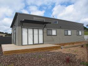Bicheno Holiday Rentals - Hazards View Drive Coles Bay - Whitsundays Accommodation 0