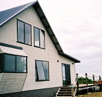 Sea View Cottages - Netherby Downs and A C View Cottage - Whitsundays Accommodation