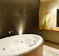 Hepburn Spa Pavilions - Saffron - Whitsundays Accommodation