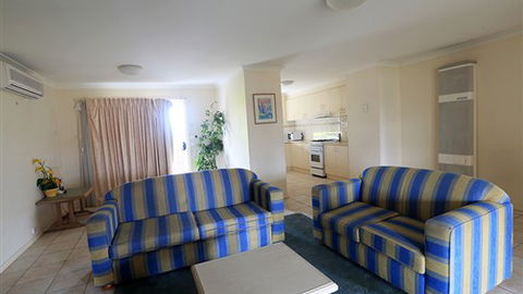 Glen Inn Motel & Apartments - Whitsundays Accommodation 1