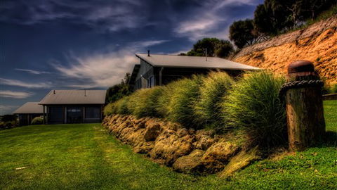 Anchors Beach House - Whitsundays Accommodation 2