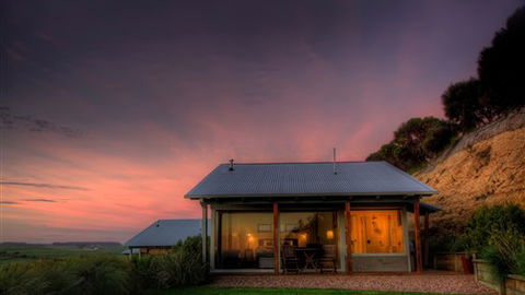 Anchors Beach House - Whitsundays Accommodation 1