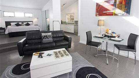 Anchors Beach House - Whitsundays Accommodation 5