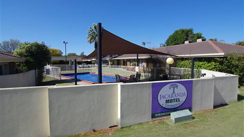 Jacaranda Motel & Holiday Units - Whitsundays Accommodation 2