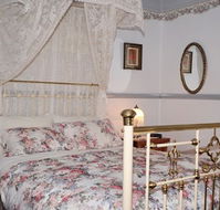 Cuddledoon Cottages BB - Whitsundays Accommodation